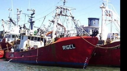 pesquero rigel: hallan un tambor de aceite en la zona de busqueda