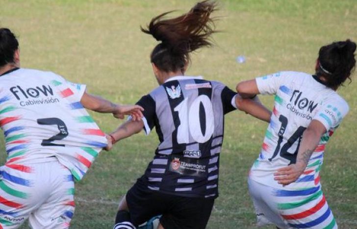 Ayelén Acuña, goleadora del equipo de Gerli.