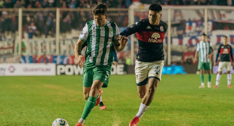 Banfield visita a Tigre en Victoria.