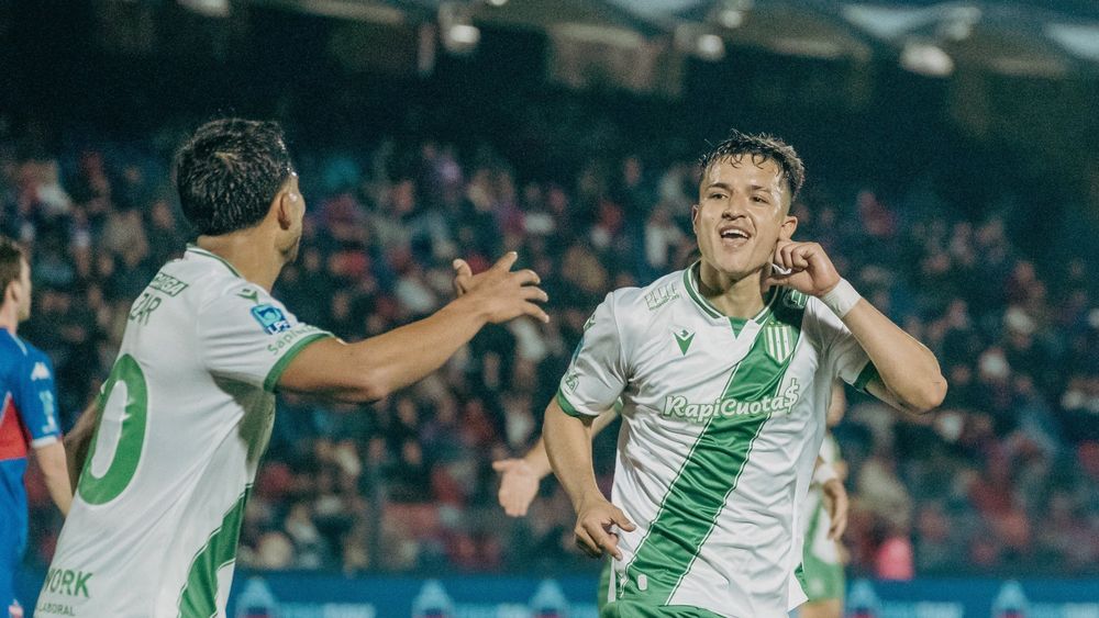 Tomás Adoryan clavó un golazo para Banfield ante Tigre.
