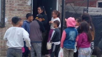 El amor de los niños y niñas en la vuelta al merendero fue un mimo al corazón para Cecilia y Gabriela.