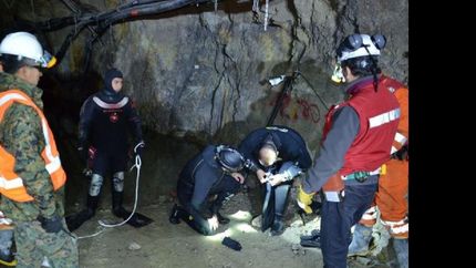 Las autoridades trabajan desde ayer en la búsqueda de los mineros.