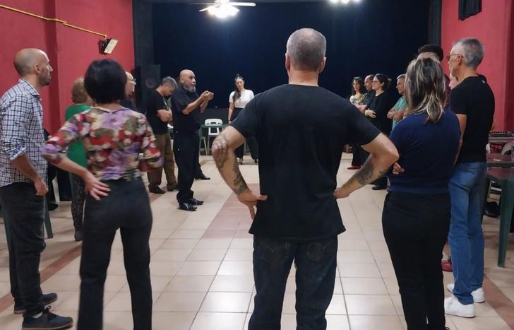 El objetivo de la milonga es acercar a más vecinos al tango.