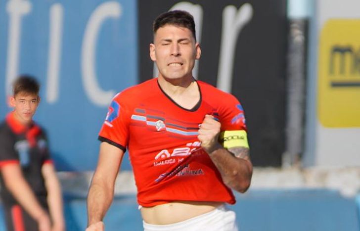 Acosta es el goleador del equipo.