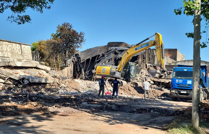 Así quedaron las fábricas tras el incendio.
