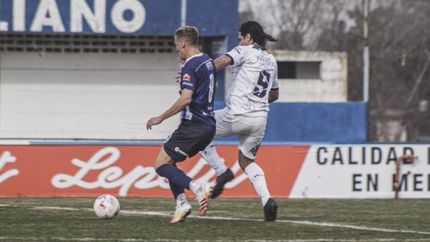 El Burzaco no pudo romper el cero ante Italiano.