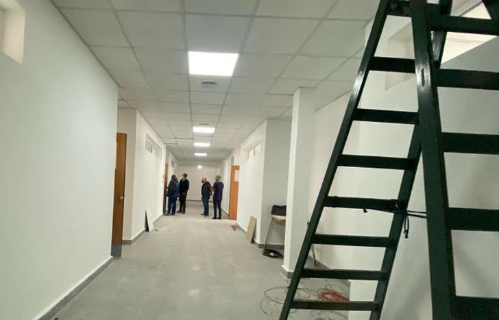 Autoridades, familias, docentes y directivos supervisaron los trabajos.