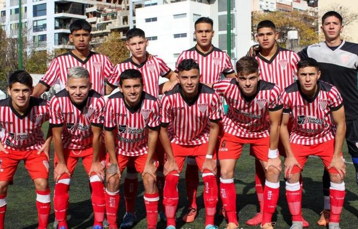 Los pibes de cuarta división, y un gran acto de solidaridad.