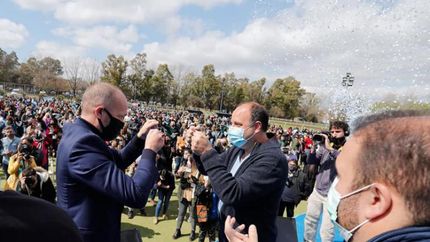 Durante un acto de cierre de campaña en Lomas.