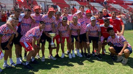 Los Andes trajo la copa al Gallardón. Los Andes trajo la copa al Gallardón.
