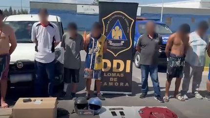 Robaron una camioneta del correo en Lomas y cayeron por un insólito detalle Robaron una camioneta del correo en Lomas y cayeron por un insólito detalle