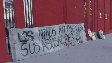 Decenas de personas marcharon a Tribunales.