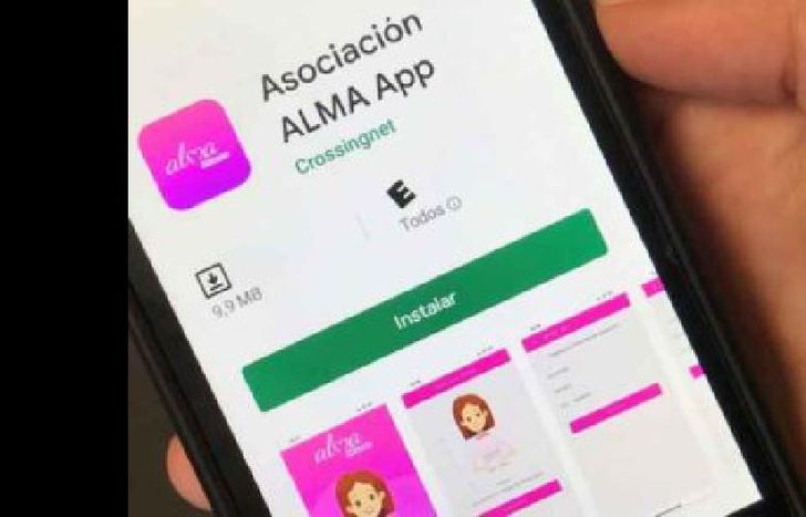 la app se puede bajar en todos los celulares.