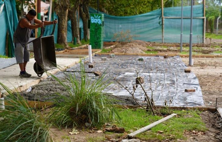 Obras en la Plaza Roberto Sánchez, una de las más visitadas por los vecinos de Banfield