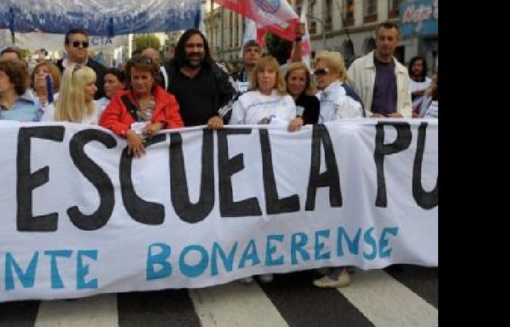 Continúa el conflicto entre los docentes y el Gobierno bonaerense.