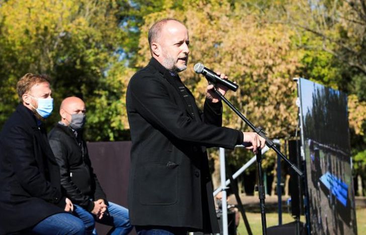 Insaurralde presentó el programa en el Parque de Lomas.