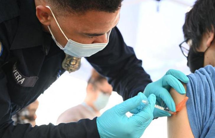 Avanza la campaña nacional de vacunación.