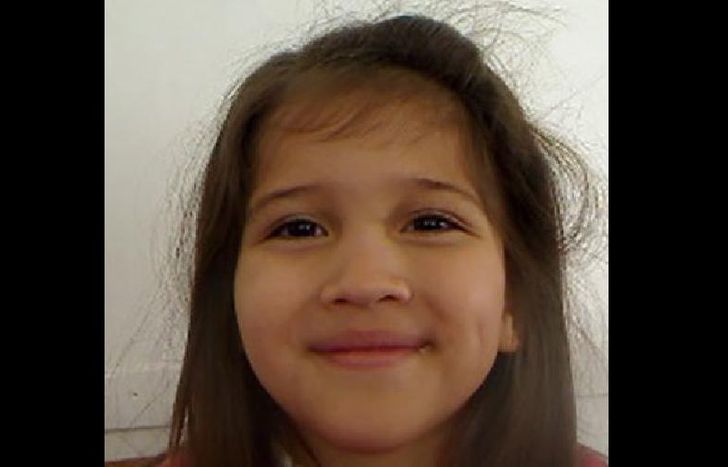 Melody estaba cerca de su casa.