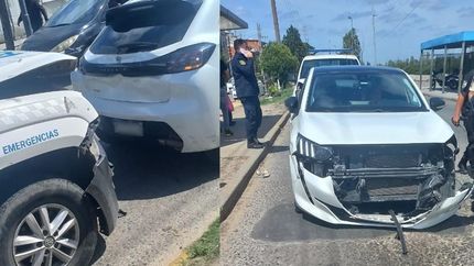 El auto chocó con un patrullero y hubo un detenido.
