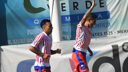 Maidana festeja su obra de tiro libre. Maidana festeja su obra de tiro libre.