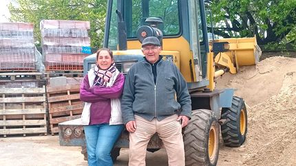 La familia Mettini de Lomas y el desafío de sostener un corralón durante 50 años.