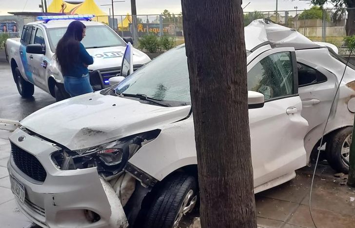 Así quedó el auto de la adolescente tras el choque en Temperley.