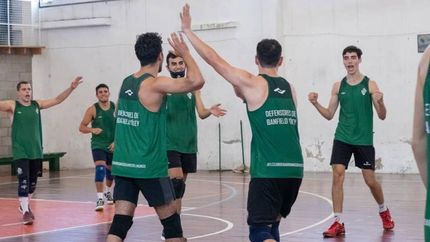 El Defe va por el primer golpe ante Ciudad en San Juan.