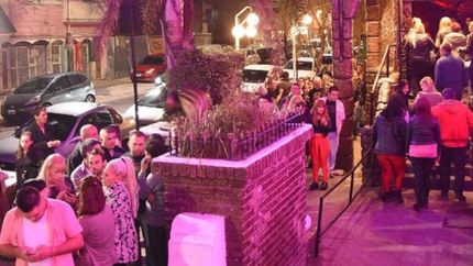 Las noches siguen brillando en Mi Club.