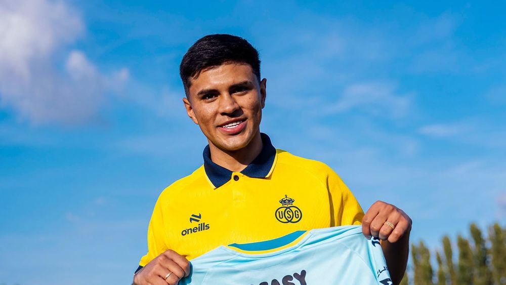 Dylan Aquino fue presentado en su nuevo club.