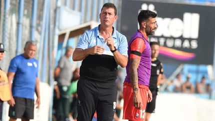 Pablo Campodónico podría seguir en el arco de Temperley si no se recupera Matías Castro de una bronquitis. Pablo Campodónico podría seguir en el arco de Temperley si no se recupera Matías Castro de una bronquitis.