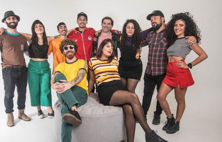 La banda arma la Fiesta Milonguera.