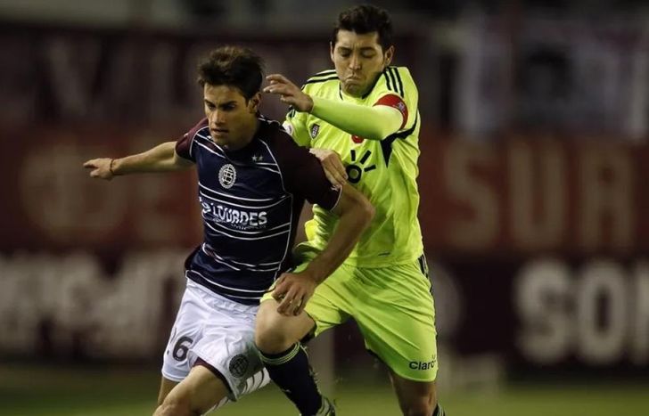 Lucas Melano le marcó dos goles.