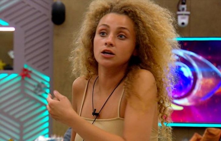 Comentario desubicado sobre Lourdes.