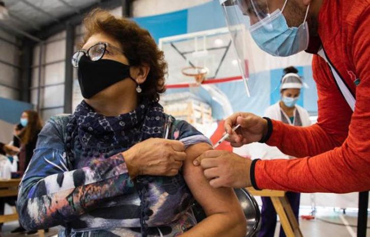 La vacunación, clave para el descenso de casos.