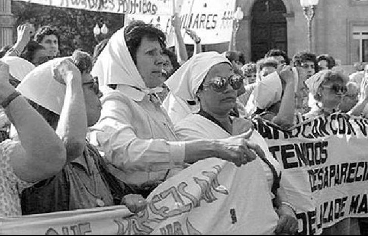 LAS MADRES, EN ESCENA.