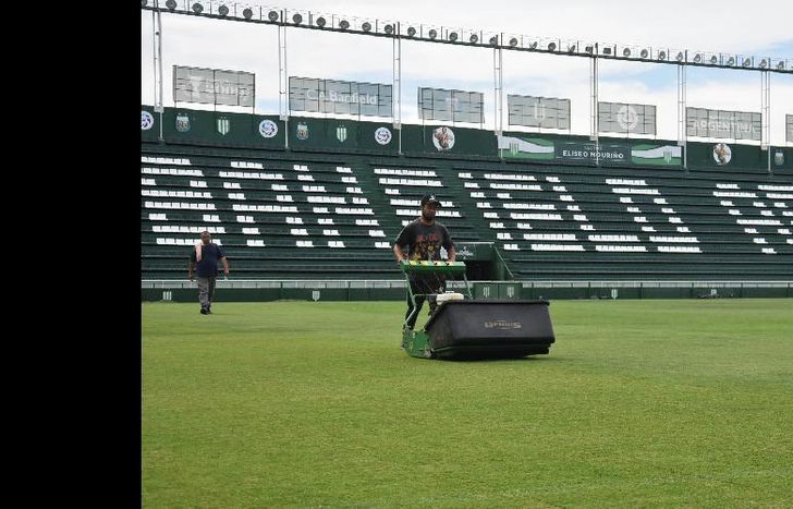 El campo del Florencio Sola y de las canchas del predio será resembrado.
