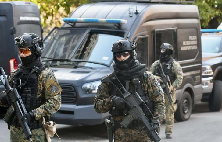 Gran operativo de seguridad para el traslado de los detenidos.