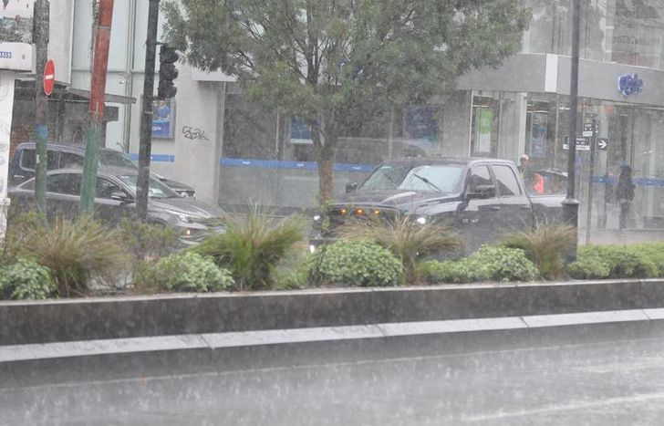 Hoy, todo el día lluvia.