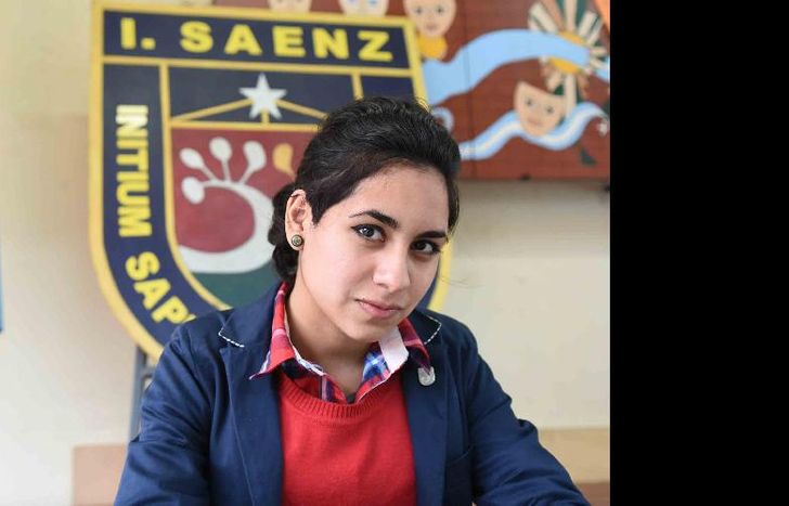 monteagudo es profesora de historia en el instituto sáenz.