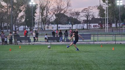 El Parque de Lomas tiene nuevas canchas de fútbol, rugby y padel. El Parque de Lomas tiene nuevas canchas de fútbol, rugby y padel.
