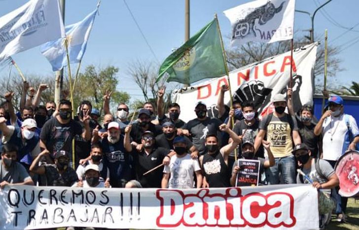 Los trabajadores, en una de sus actividades.