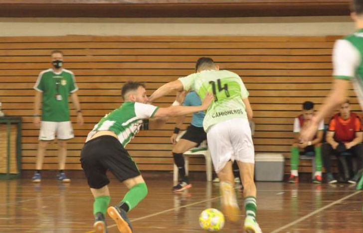 Fue un partido muy disputado en el medio.