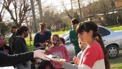 Ayudar Dar sigue extendiendo la mano para colaborar.