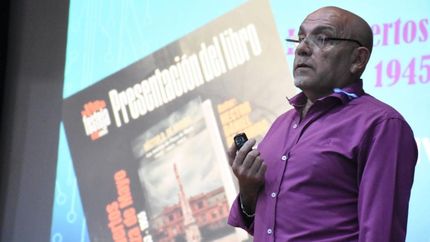 Héctor aseguró que le gustaría seguir recorriendo instituciones lomenses para dar a conocer su libro.