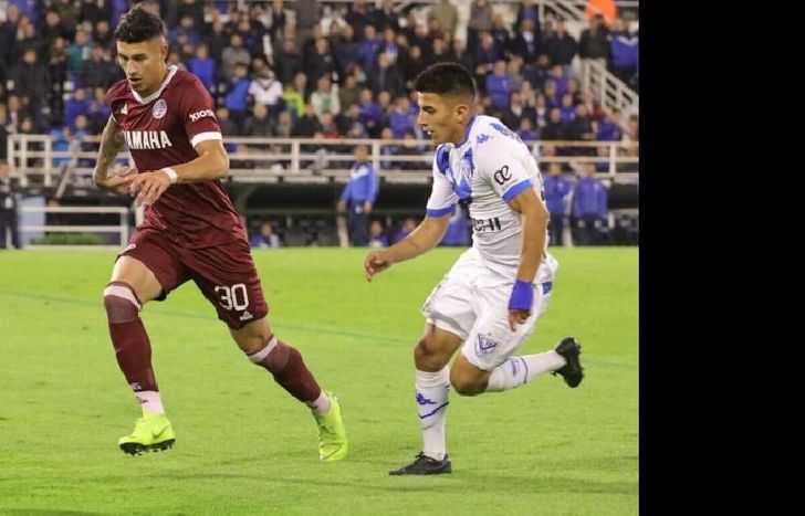 Valenti es el tercer futbolista que Zubeldía estrenó como profesional desde que retornó a Lanús
