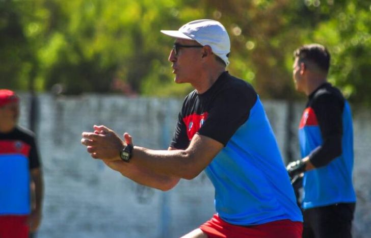 Brown de Adrogué y un partido polémico en su estadio.