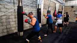 El Gimnasio de Deportes de Combate está dentro del Parque de Lomas. El Gimnasio de Deportes de Combate está dentro del Parque de Lomas.
