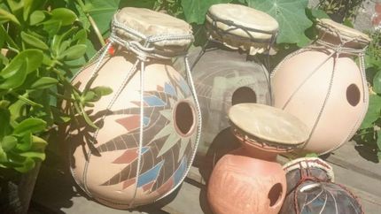 Eduardo Pared se dedica a la cerámica hace más de tres décadas.