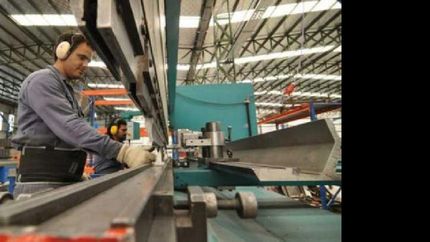 la produccion pyme se desplomo un 8,4%