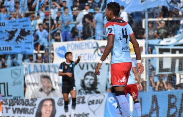 Brown de Adrogué visita a Defensores Unidos por la Primera Nacional.